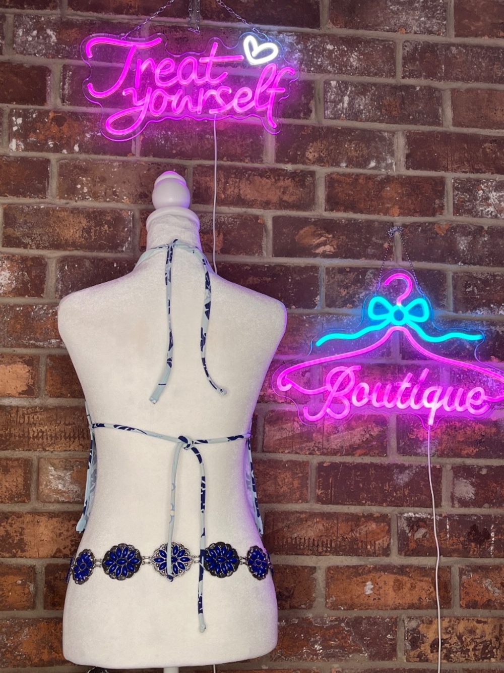 Powder/Navy Blue, Back-Out Halter - Picture 3 of 3